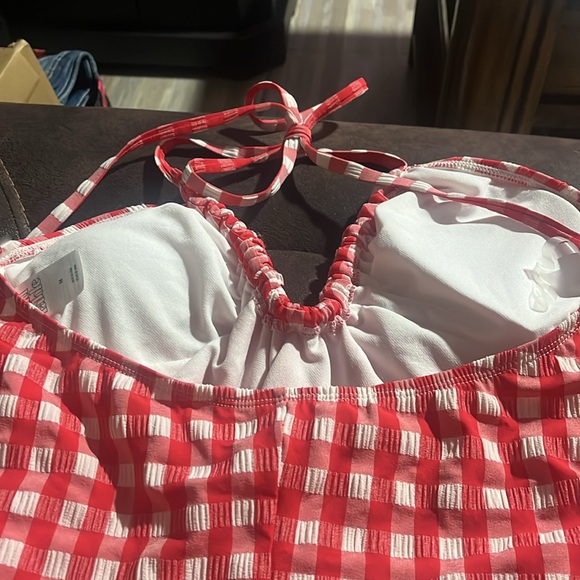 High cut swimsuit-great condition - Picture 2 of 3